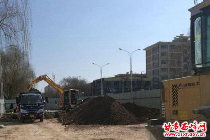 九龙路维修道路坍塌、破损部位_副本.jpg 九龙路维修道路坍塌、破损部位_副本.jpg